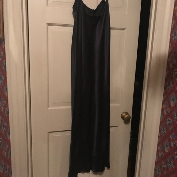Donna Karan long silk charmeuse black gown. - Picture 5 of 5